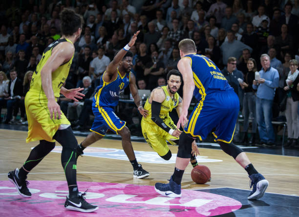 队战术的执 队战术的执