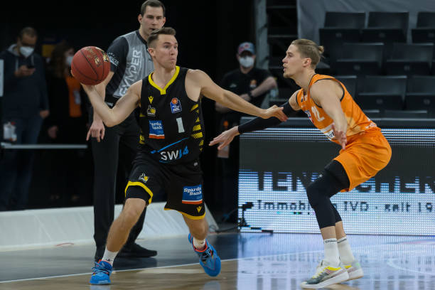 之间的情谊 之间的情谊